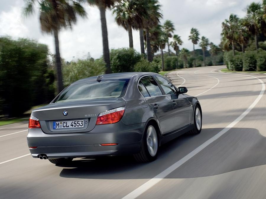  BMW 530i 2007 года  (фото 25 из 30)